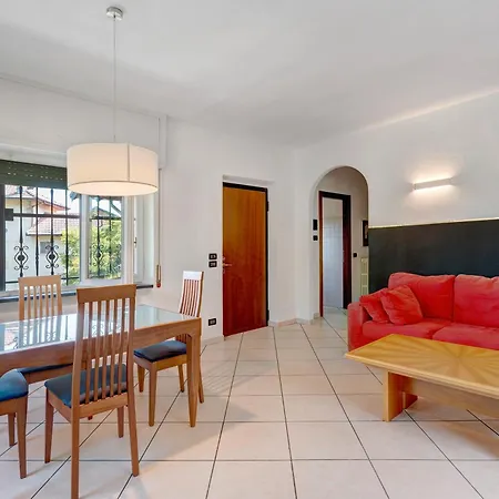 Villa Unique View In Park