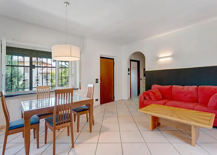 Villa Unique View In Park